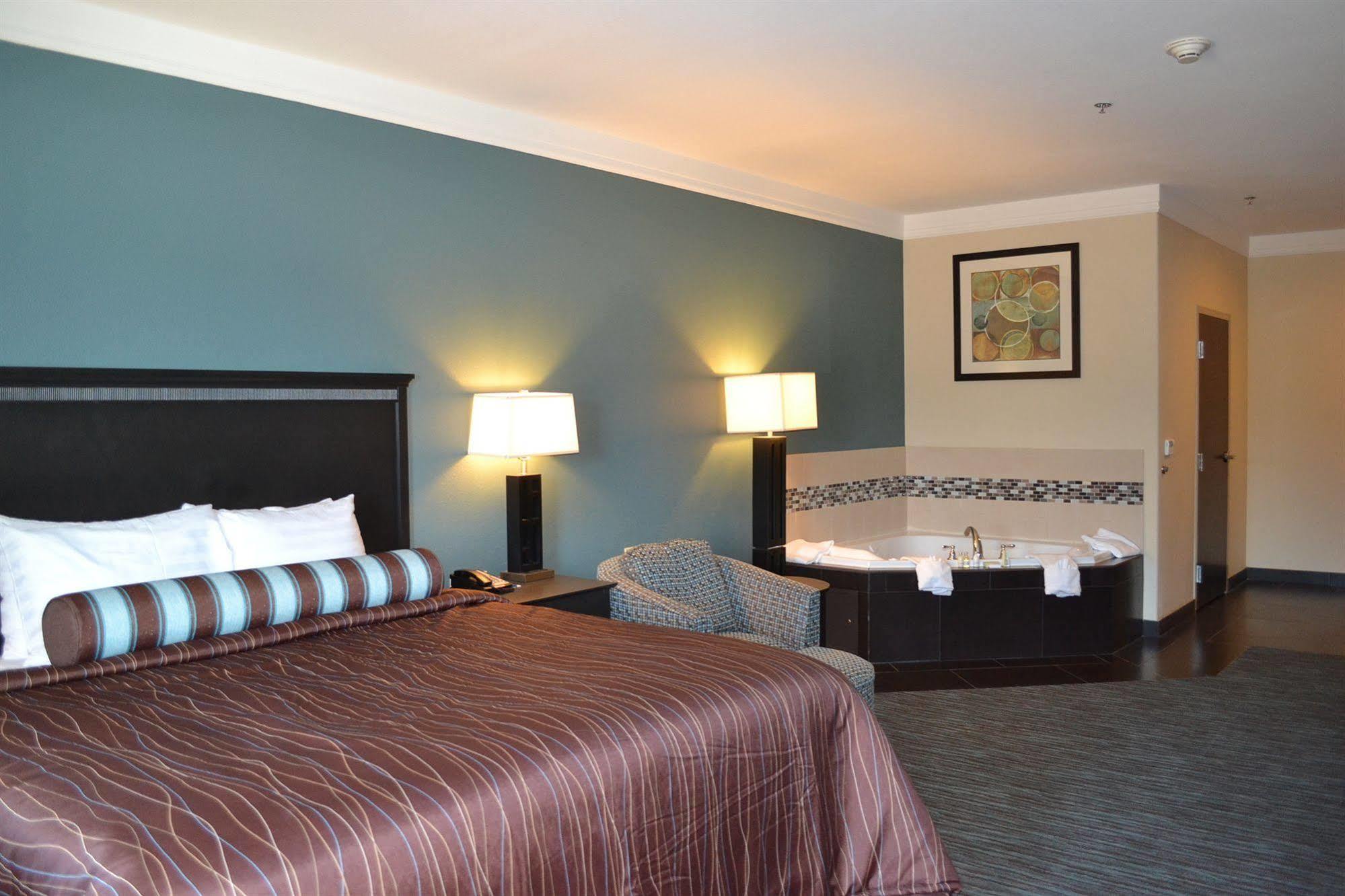 Hotel Red River And 2*